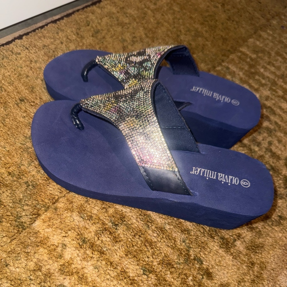BRAND NEW-Olivia Miller Women's Blue Gemstone Heeled Flip Flops